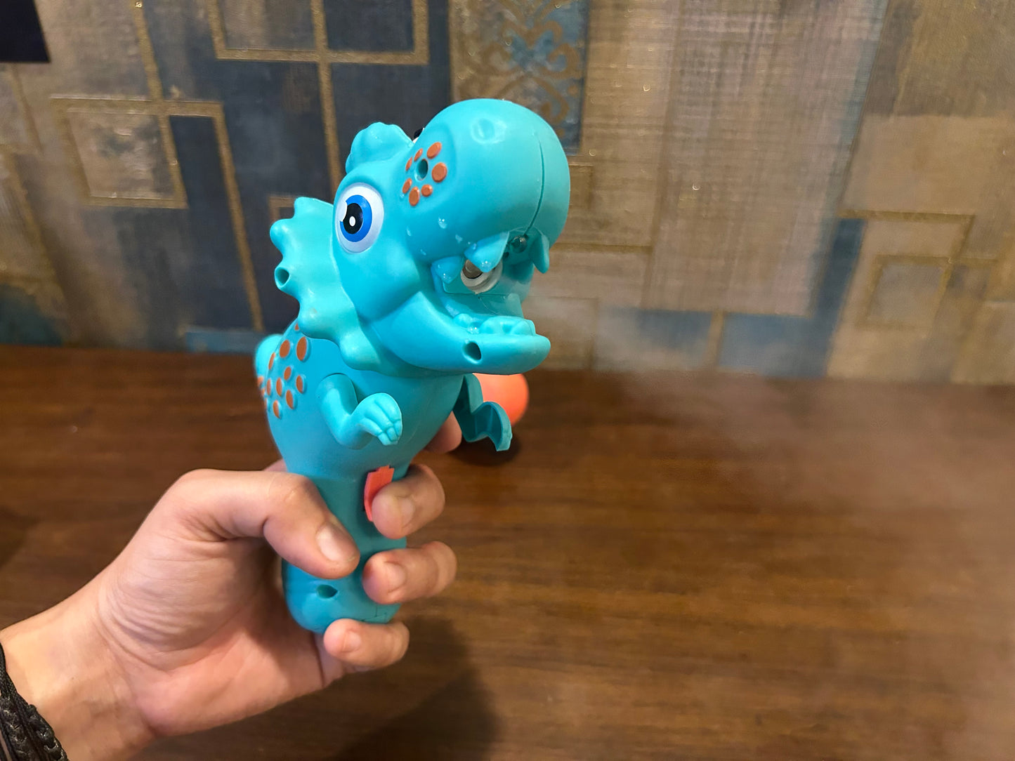 Dinosaur Spray Gun