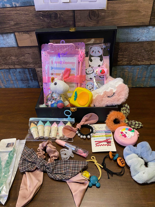 Best Friend Trunk Box
