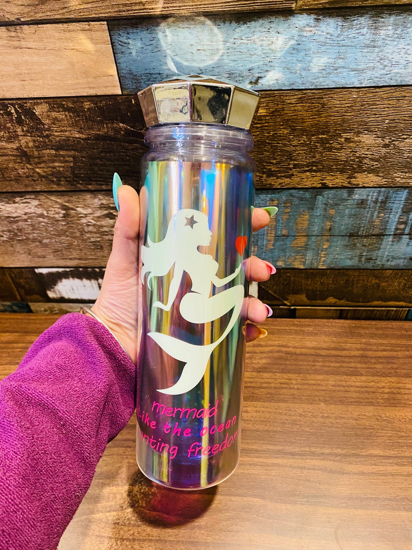 Holographic Bottle